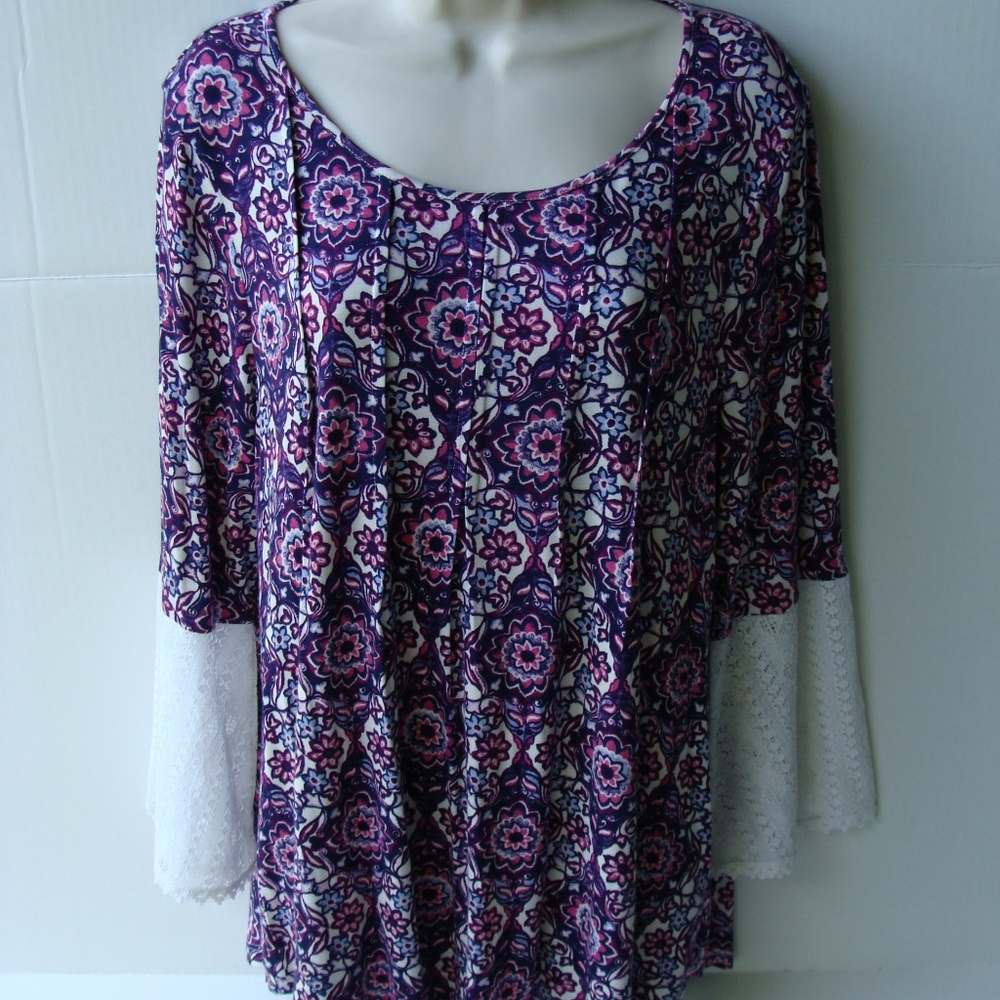 New Directions M multi-color floral peasant top